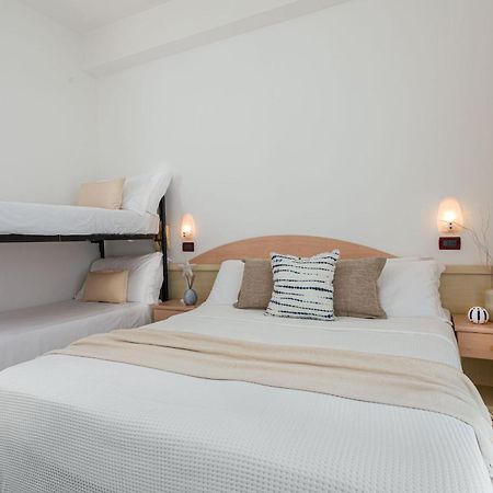Hotel Teti Μπελάρια-Ιτζέα Μαρίνα Εξωτερικό φωτογραφία