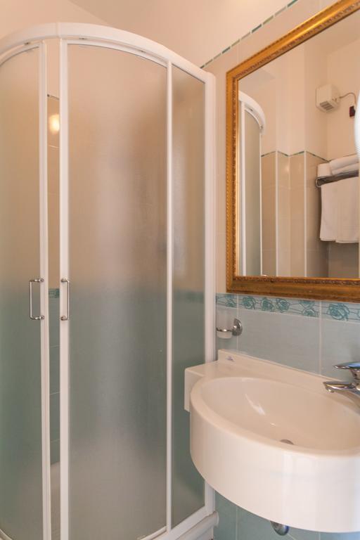 Hotel Teti Μπελάρια-Ιτζέα Μαρίνα Εξωτερικό φωτογραφία