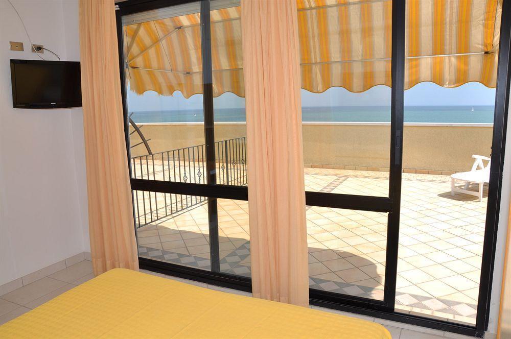 Hotel Teti Μπελάρια-Ιτζέα Μαρίνα Εξωτερικό φωτογραφία