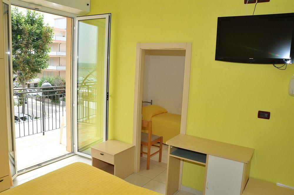 Hotel Teti Μπελάρια-Ιτζέα Μαρίνα Εξωτερικό φωτογραφία