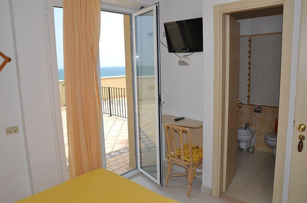 Hotel Teti Μπελάρια-Ιτζέα Μαρίνα Εξωτερικό φωτογραφία